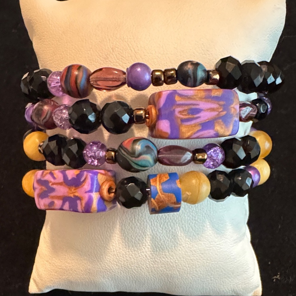 Colorful Swirls Wraps Around Beaded Bracelet